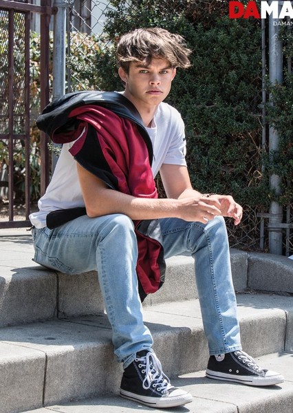 Curran Walters photo