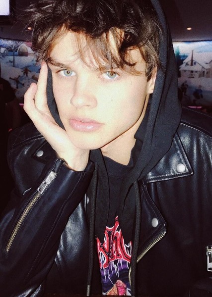 Curran Walters photo