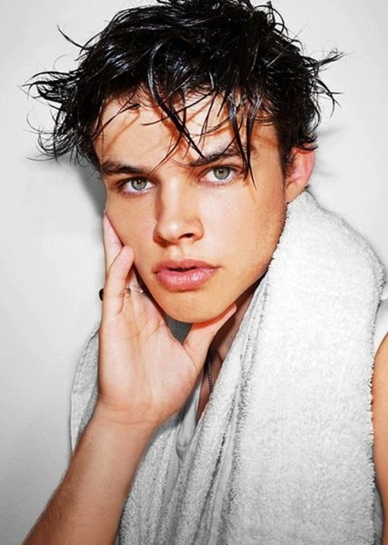 Curran Walters photo