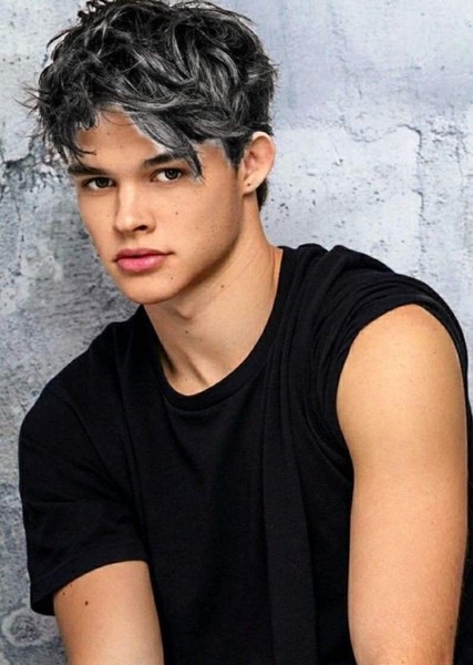 Curran Walters photo