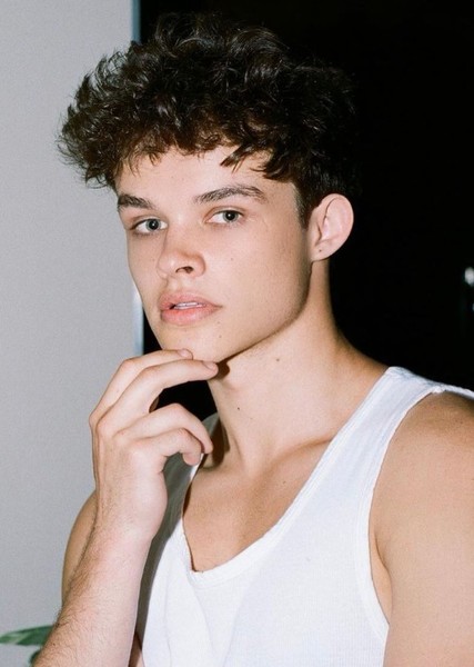 Curran Walters photo