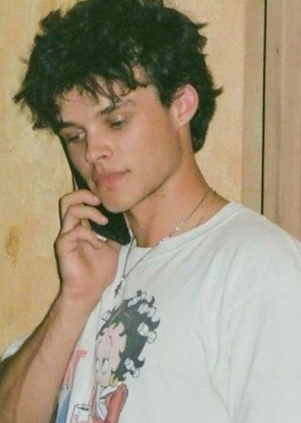 Curran Walters photo