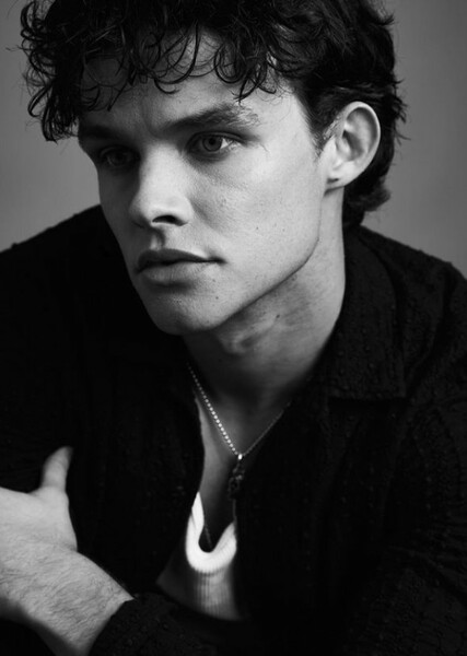 Curran Walters photo