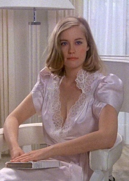 Cybill Shepherd photo