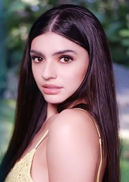 Cynthia Thomalla photo