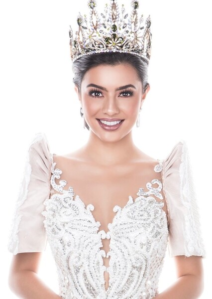 Cynthia Thomalla photo