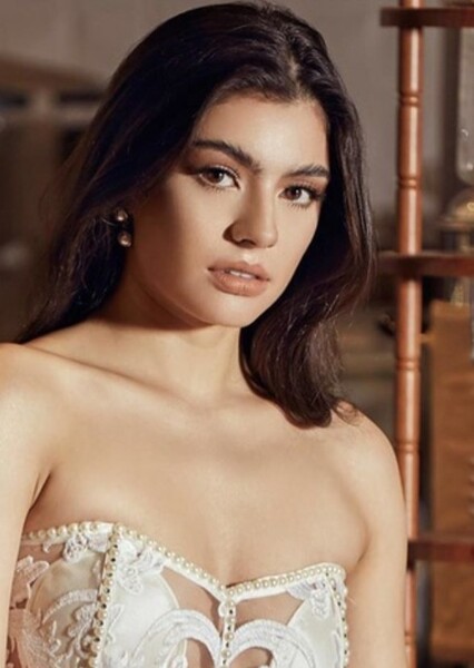 Cynthia Thomalla photo