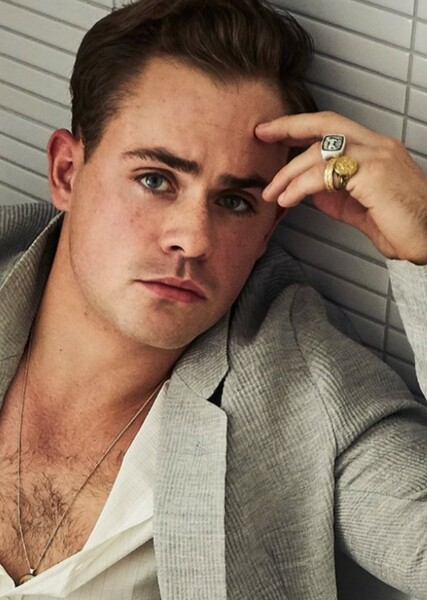 Dacre Montgomery photo