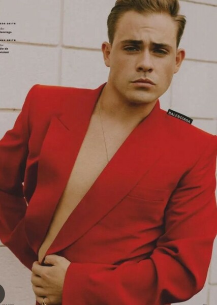 Dacre Montgomery photo
