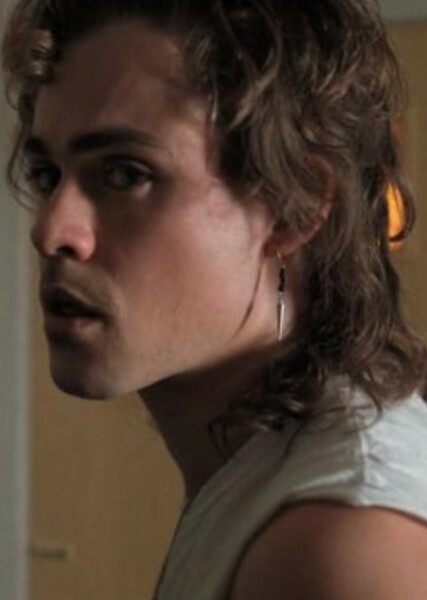 Dacre Montgomery photo