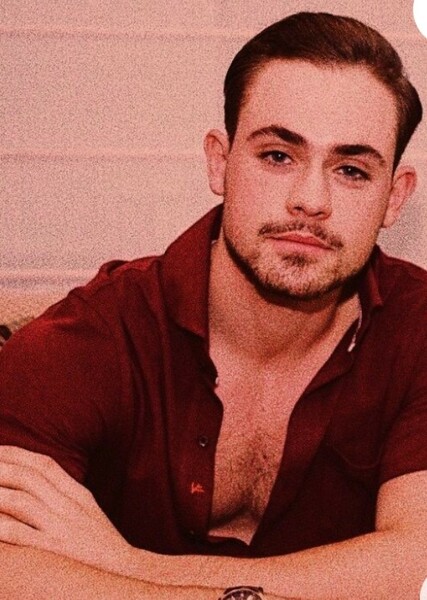 Dacre Montgomery photo