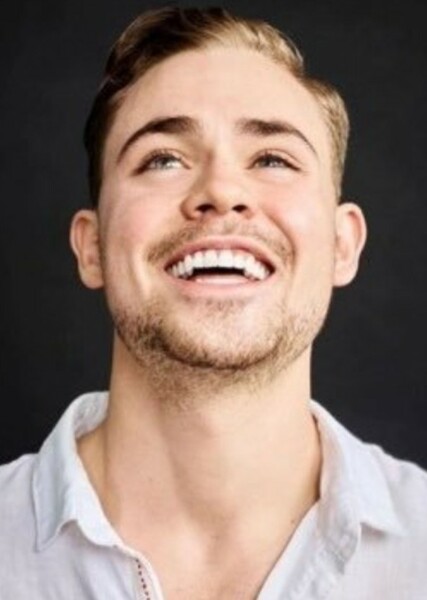 Dacre Montgomery photo