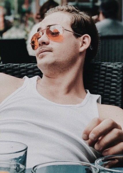 Dacre Montgomery photo