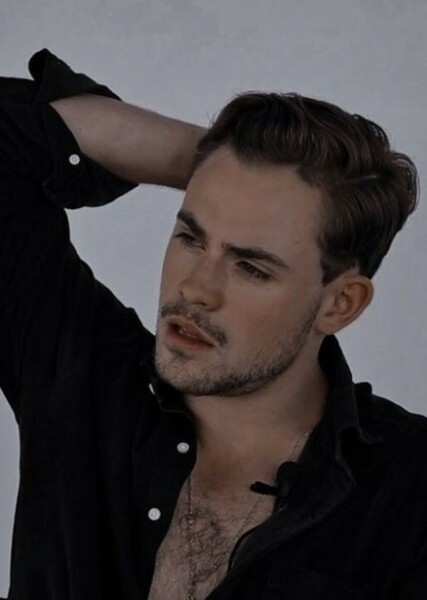 Dacre Montgomery photo