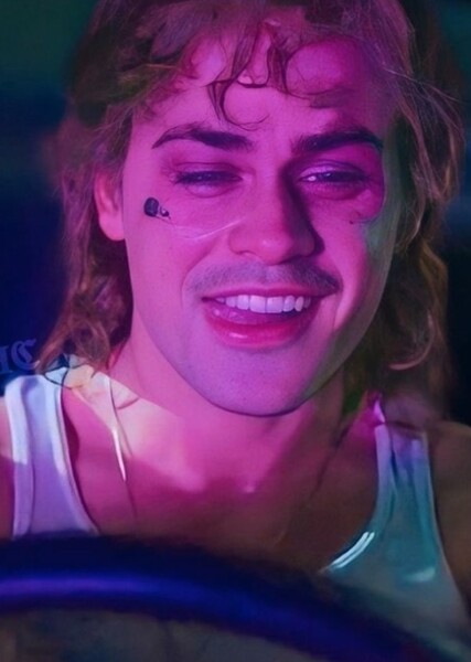 Dacre Montgomery photo