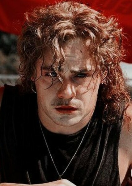 Dacre Montgomery photo