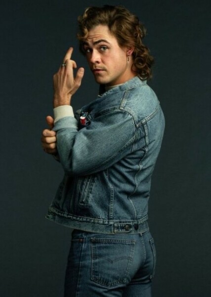 Dacre Montgomery photo