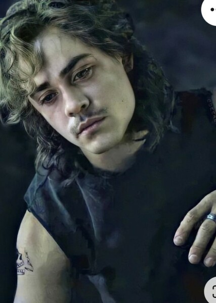 Dacre Montgomery photo