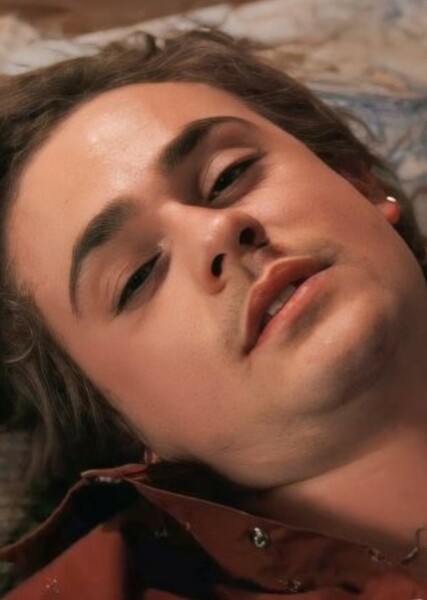 Dacre Montgomery photo