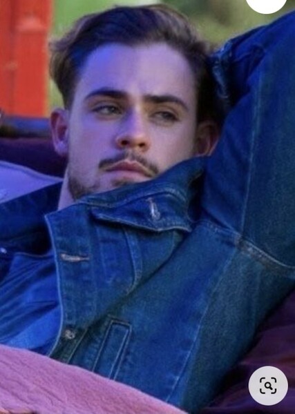 Dacre Montgomery photo