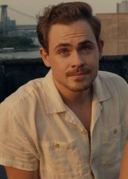 Dacre Montgomery photo