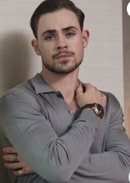 Dacre Montgomery photo