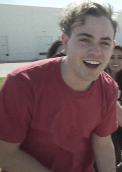 Dacre Montgomery photo