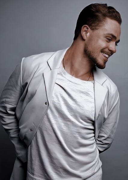 Dacre Montgomery photo