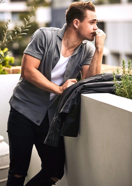 Dacre Montgomery photo