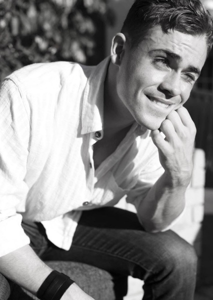 Dacre Montgomery photo