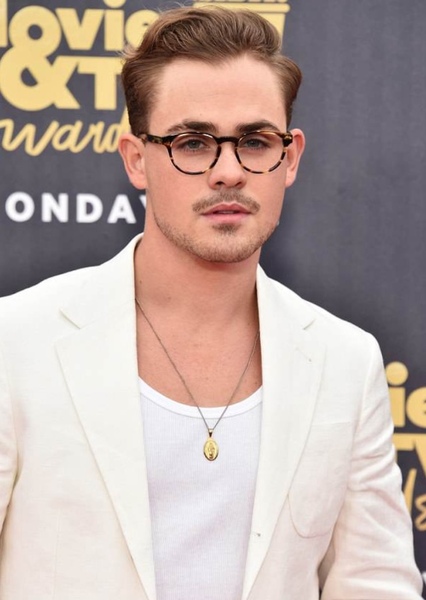 Dacre Montgomery photo