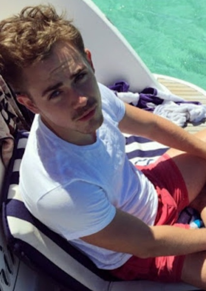 Dacre Montgomery photo