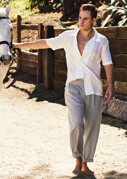 Dacre Montgomery photo
