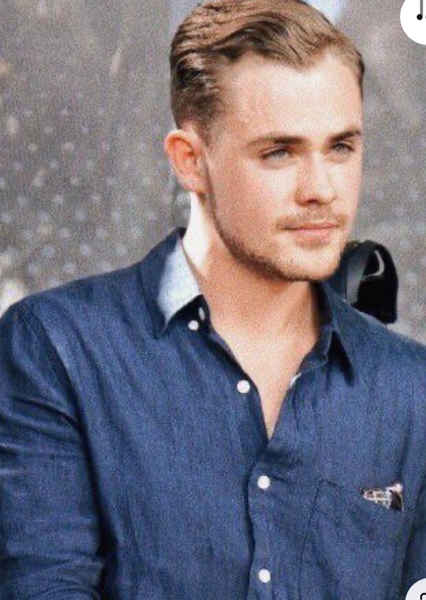 Dacre Montgomery photo