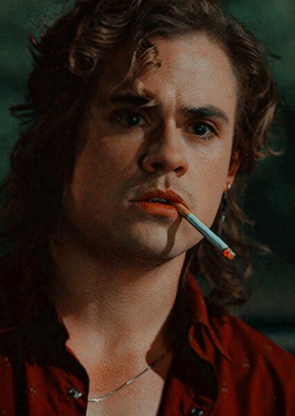 Dacre Montgomery photo