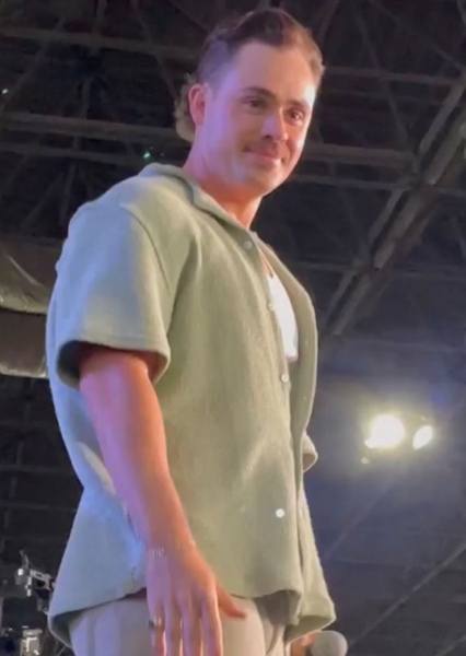 Dacre Montgomery photo