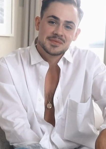 Dacre Montgomery photo