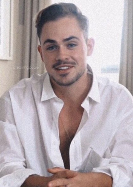 Dacre Montgomery photo