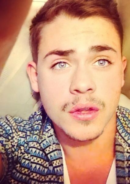 Dacre Montgomery photo