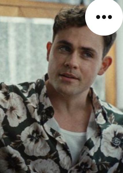Dacre Montgomery photo