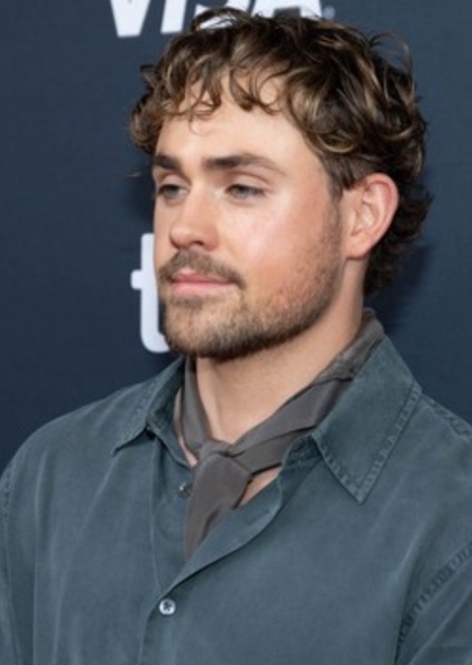 Dacre Montgomery photo