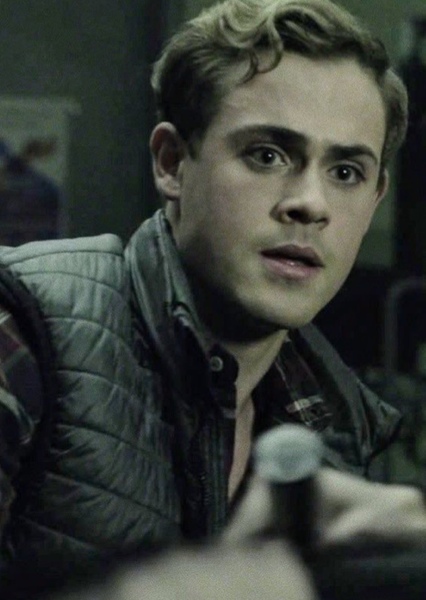 Dacre Montgomery photo