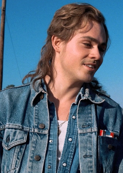 Dacre Montgomery photo