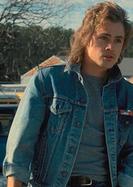 Dacre Montgomery photo