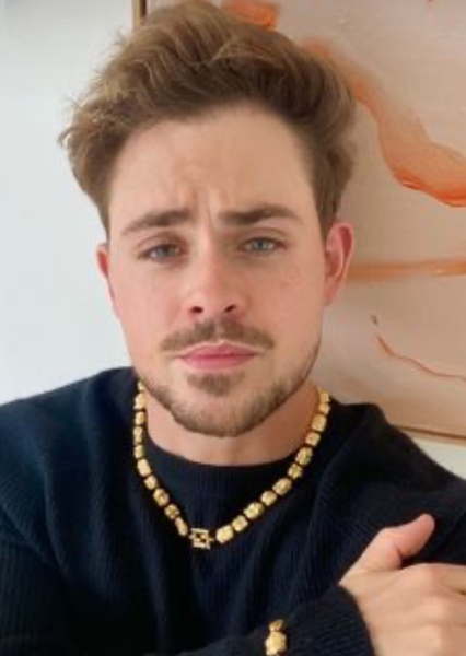 Dacre Montgomery photo