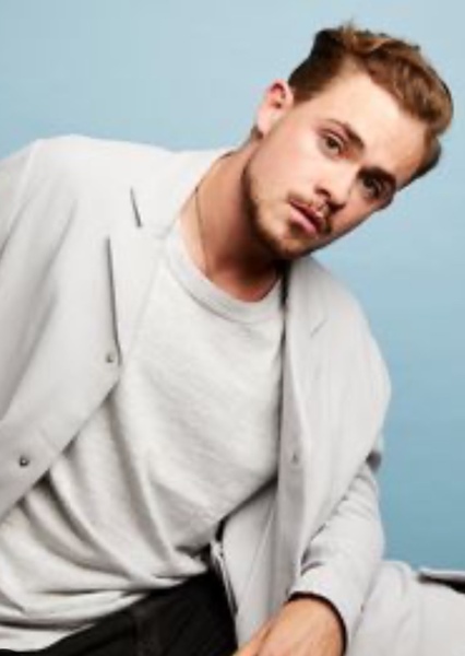 Dacre Montgomery photo