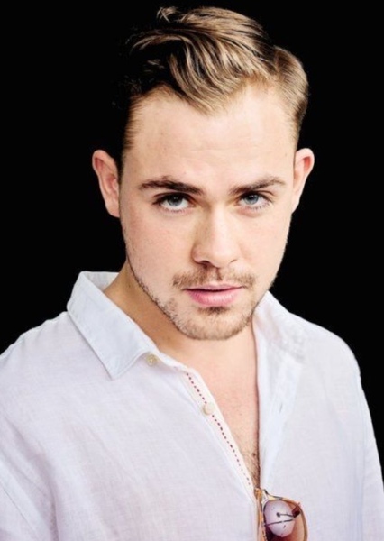 Dacre Montgomery photo