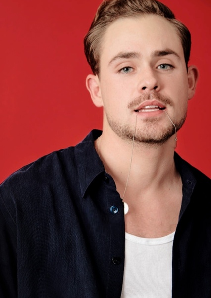 Dacre Montgomery photo
