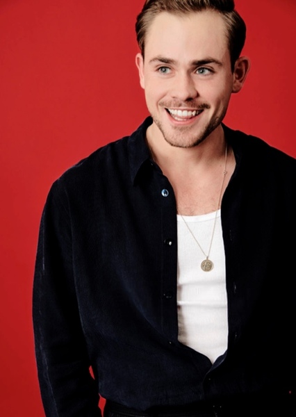 Dacre Montgomery photo