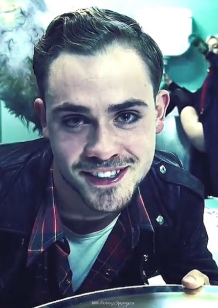 Dacre Montgomery photo